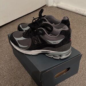 New Balance Men's Charcoal and Black Sneakers